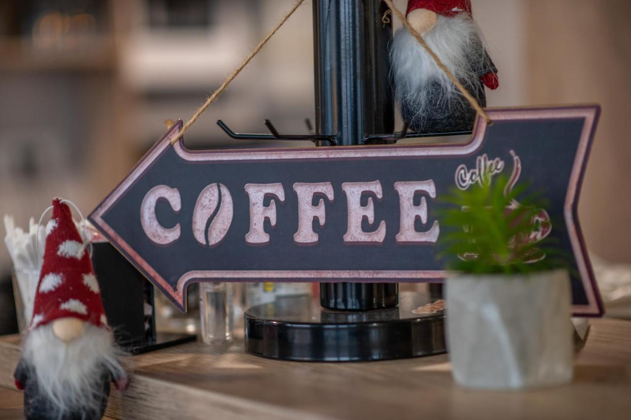 Amd Union Caffe & Rooms Kruševac Kültér fotó