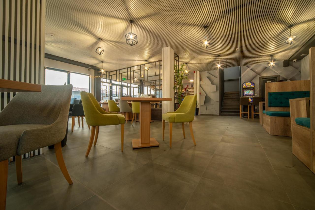 Amd Union Caffe & Rooms Kruševac Kültér fotó
