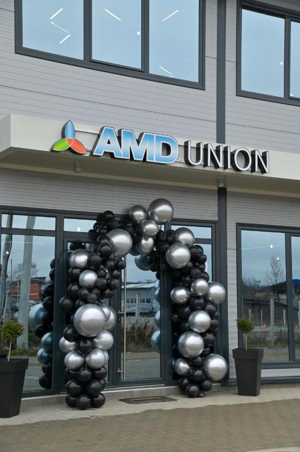 Amd Union Caffe & Rooms Kruševac Kültér fotó
