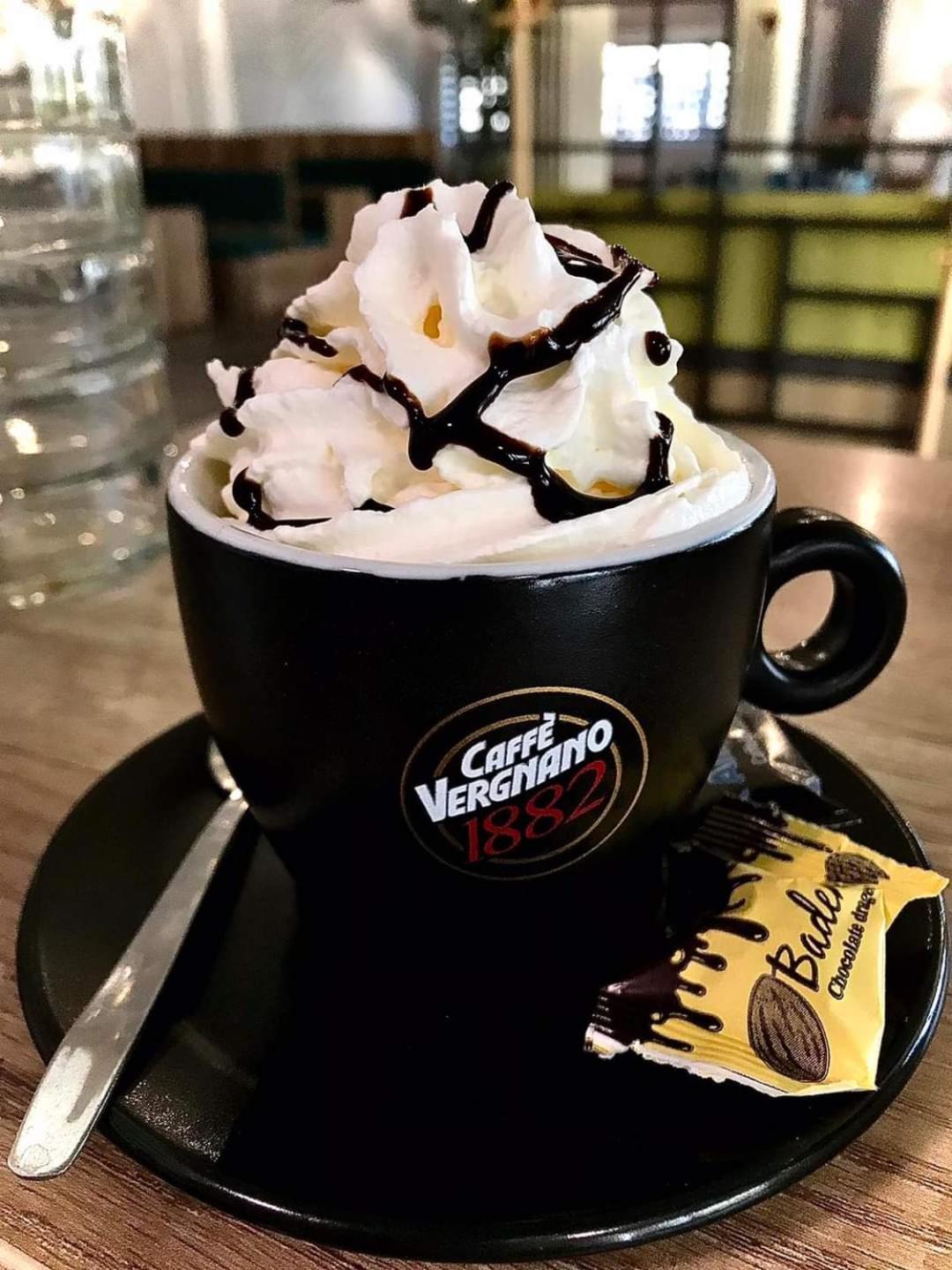 Amd Union Caffe & Rooms Kruševac Kültér fotó